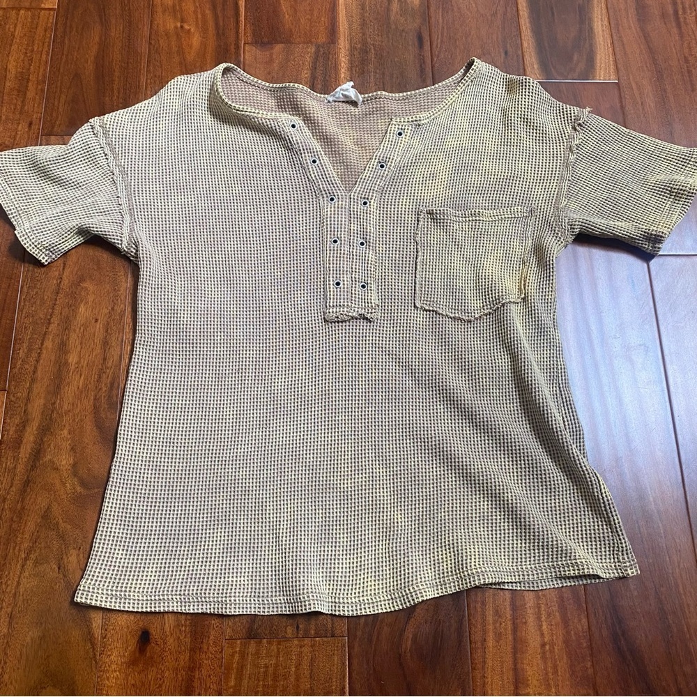 Bibi Waffle Knit Frayed Yellow Mustard Top Rivet Hole Neckline Size Medium